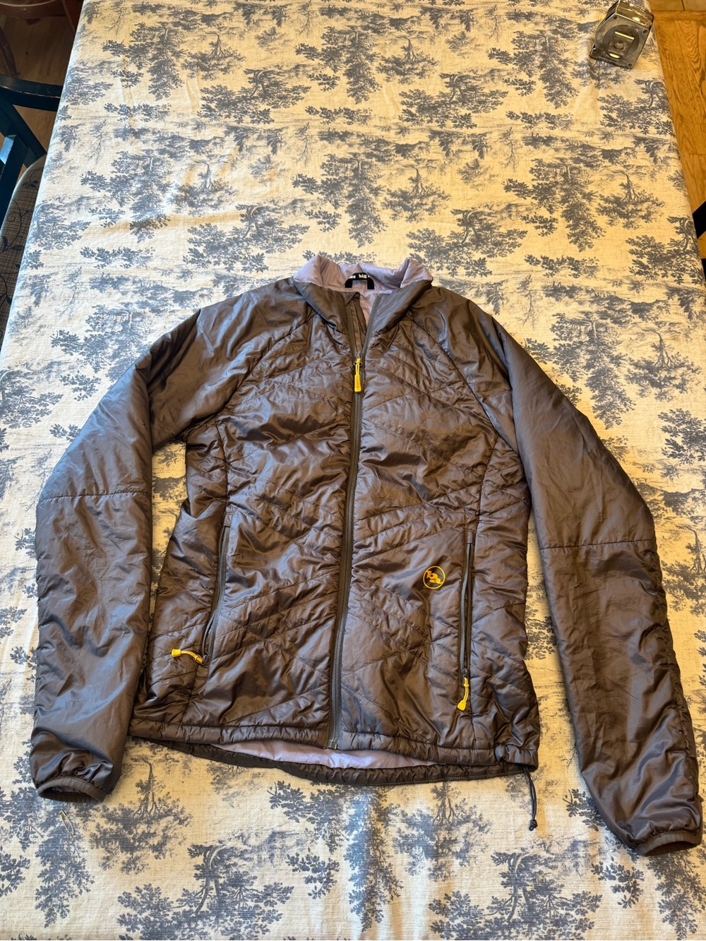 Women's Lightweight Quilted Puffer Jacket in Dark Brown